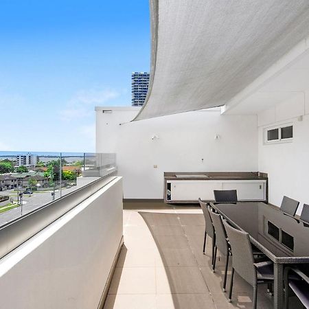 Modern Contemporary Southport Apartment - Coasthm Gold Coast Dış mekan fotoğraf