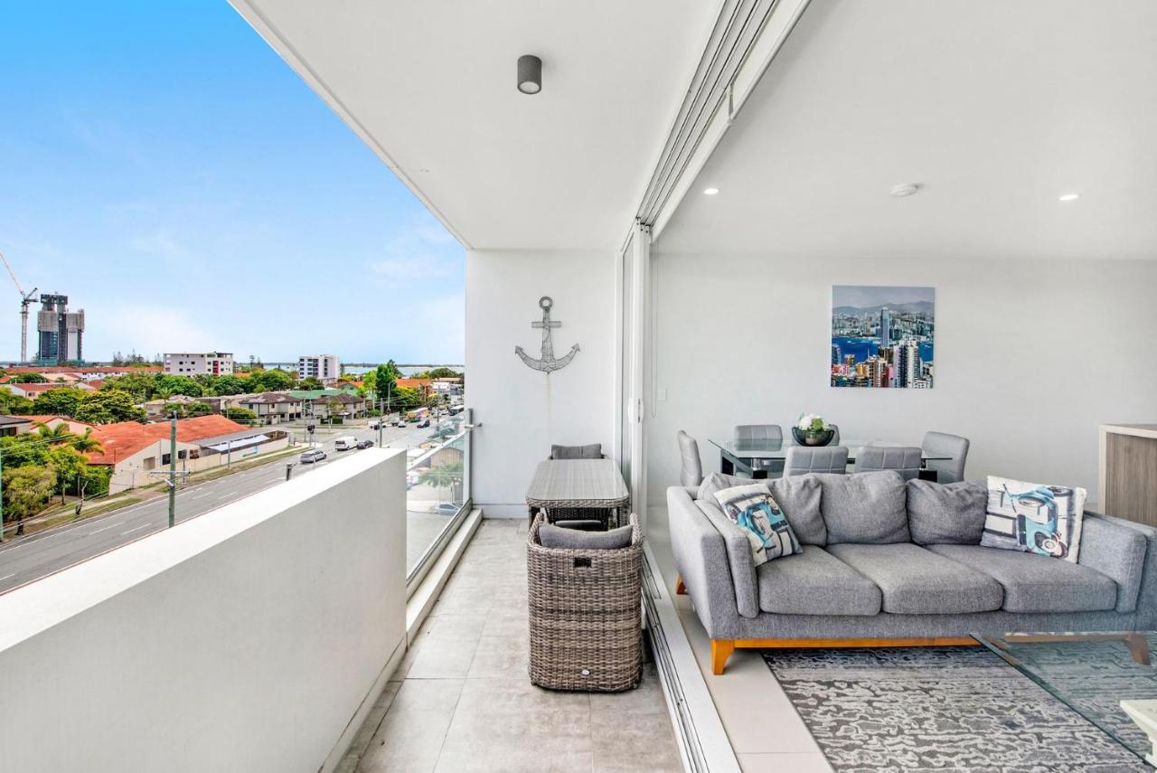 Modern Contemporary Southport Apartment - Coasthm Gold Coast Dış mekan fotoğraf