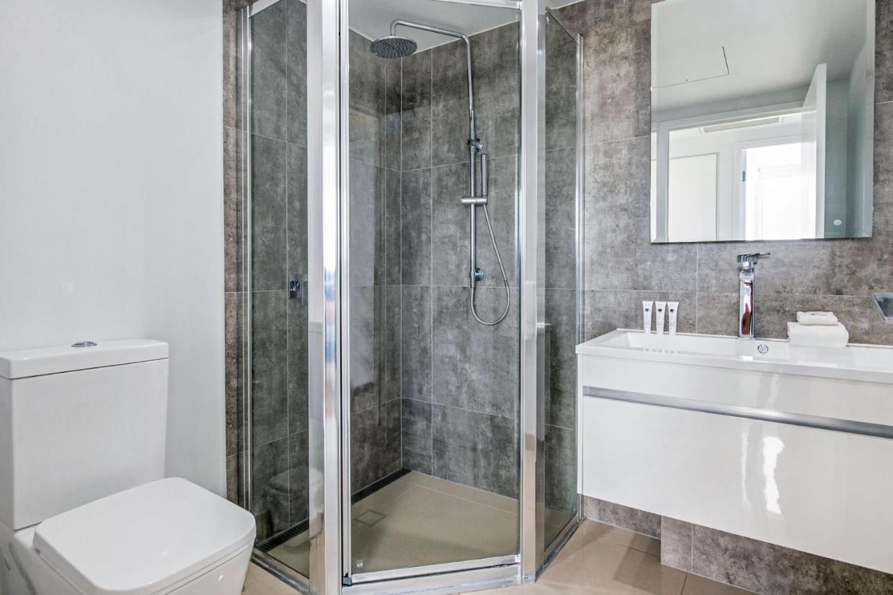 Modern Contemporary Southport Apartment - Coasthm Gold Coast Dış mekan fotoğraf